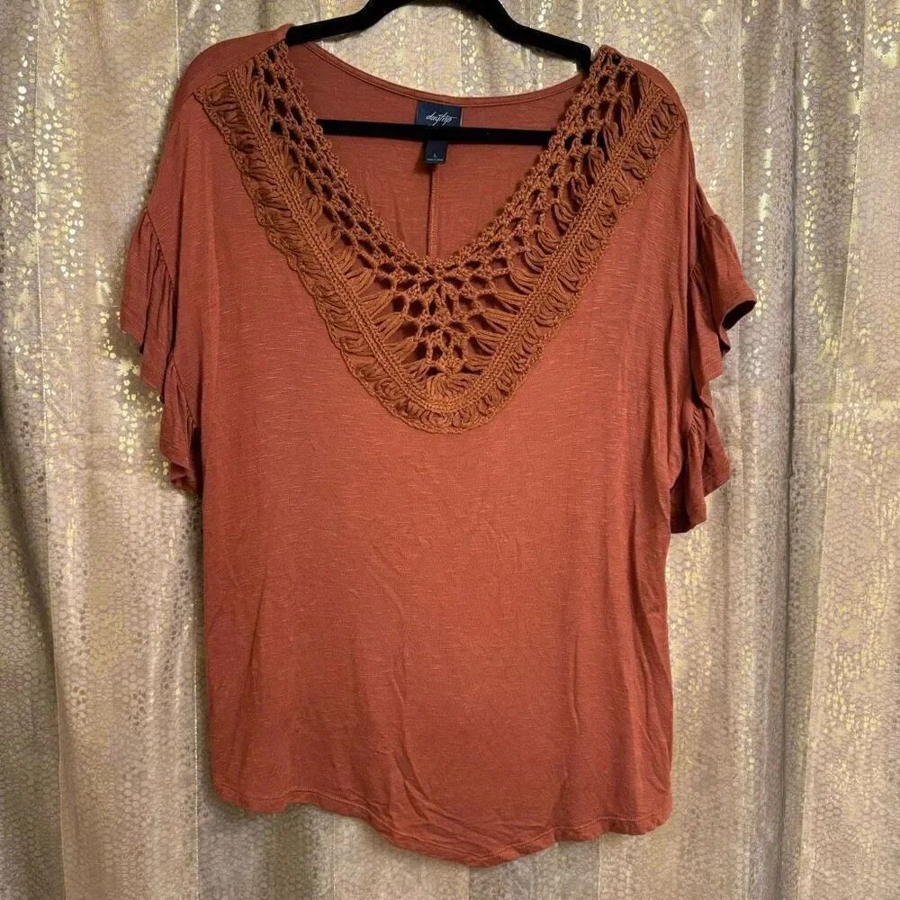 BKE Daytrip Sequoia Brown Crochet Flutter Sleeve Top Large